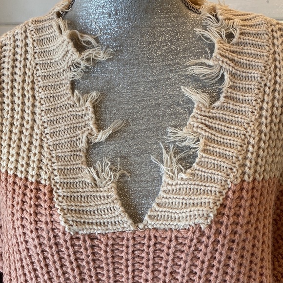 On the Road Distressed Color Block V-Neck Sweater Size S/M - Picture 4 of 16